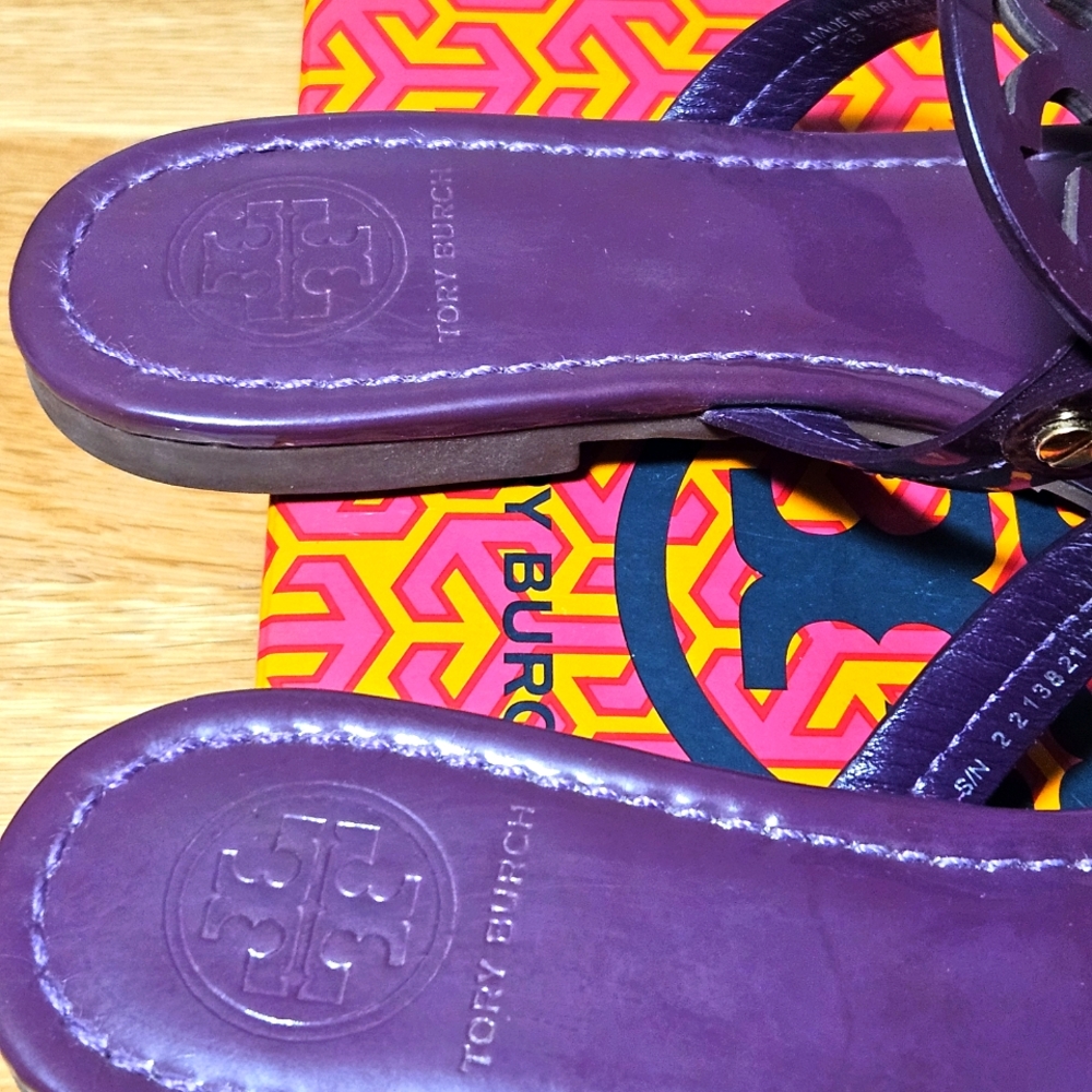 Tory Burch Miller Sandals Purple Patent Leather Logo Thong Sandals Size 8.5 - Picture 3 of 8